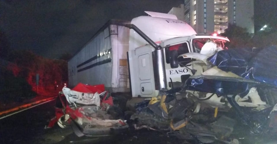 Choque de tráiler en la México-Toluca deja 10 muertos y decenas de heridos