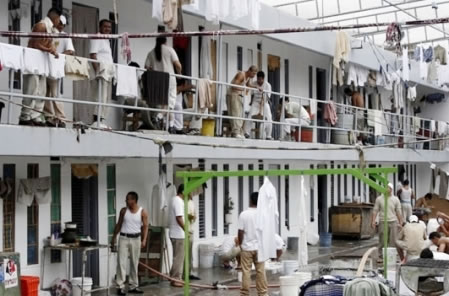 Puente Grande: A punto del colapso por sobrepoblación