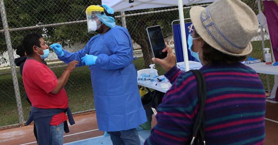 Salud reporta reducción del 30% en casos de COVID en una semana