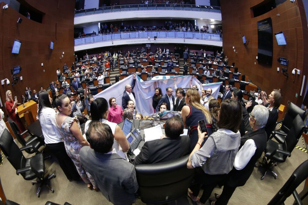Convocan a paro a universidades para exigir al Senado no aprobar ley de Ciencia que elimina al